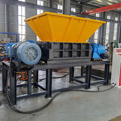 Küçük Tekstil kumaş köpük parçalama makinesi Çift Çaplı Atık Lastik Granulatör Makinesi