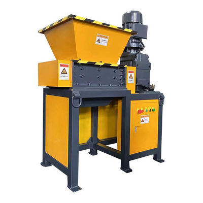 Taş geri dönüşümü için taşınabilir çift şaftlı metal parçalayıcı makinesi yüksek güç