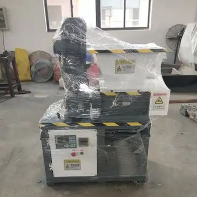 Atık ahşap parçalayıcı makinesi çift şaftlı atık köpük parçalayıcı makinesi