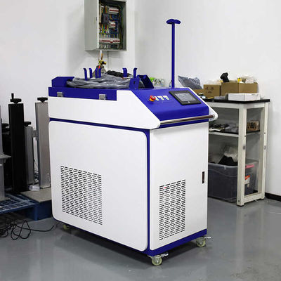 Su soğutma lazer kaynak makinesi 700 * 500 * 900 Hızlı ve doğru kaynak için