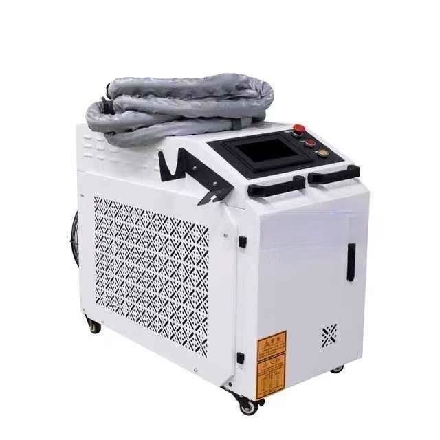 Portatif Fiber Lazer Temizleme Makinesi 2000W Paslı Boya Kaplama Boya Yağı Tozunu Kaldırma